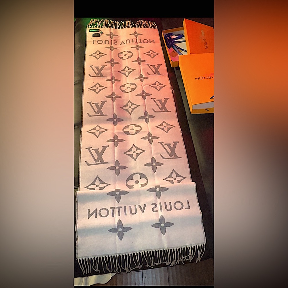 Louis Vuitton White and Gray Monogram Silk Scarf - Picture 7 of 15